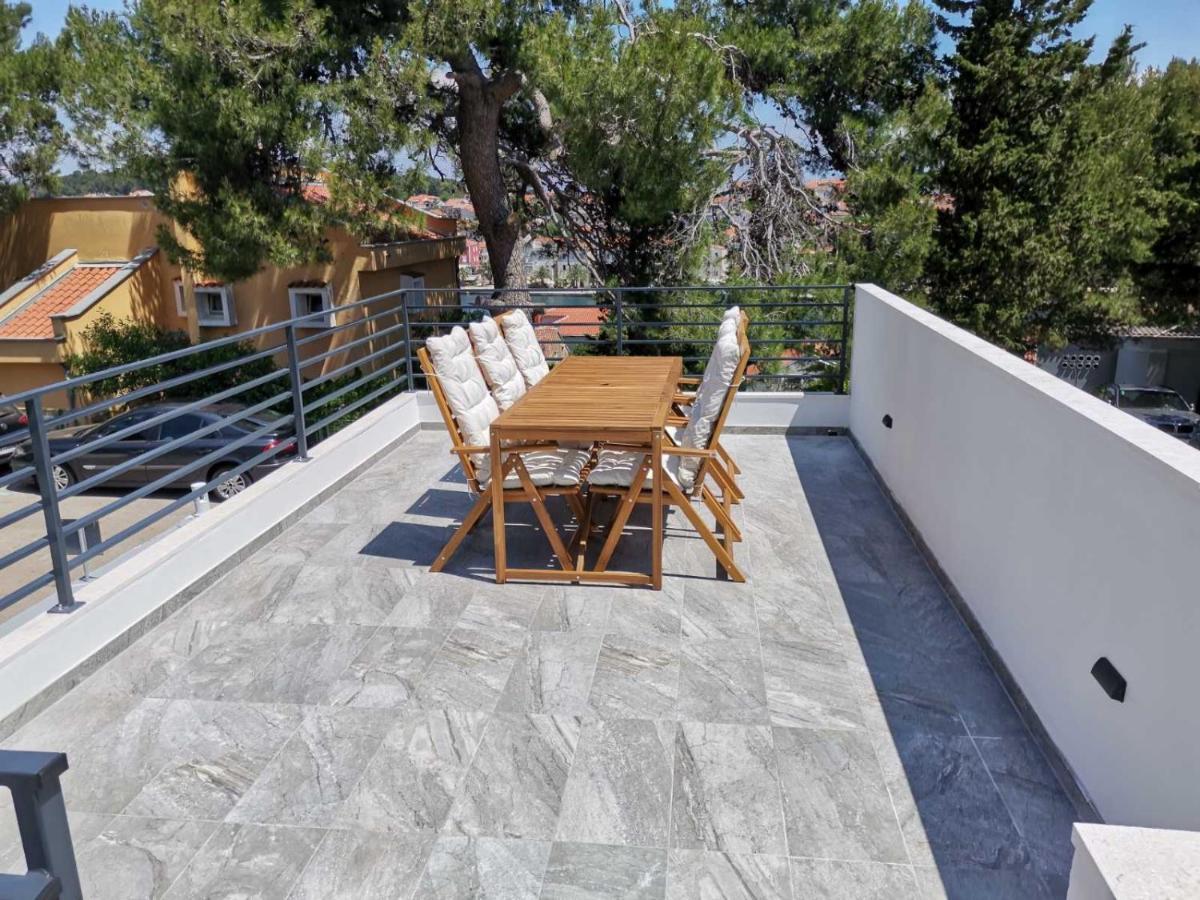 Apartment Senka Mali Losinj Bagian luar foto