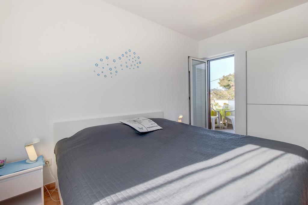 Apartment Senka Mali Losinj Bagian luar foto
