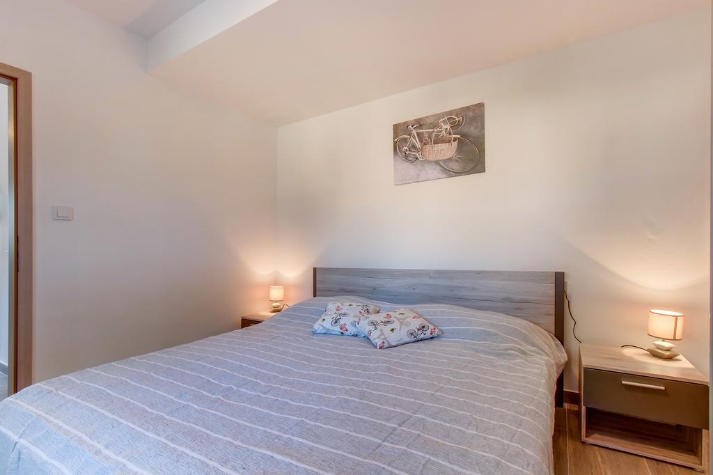 Apartment Senka Mali Losinj Bagian luar foto