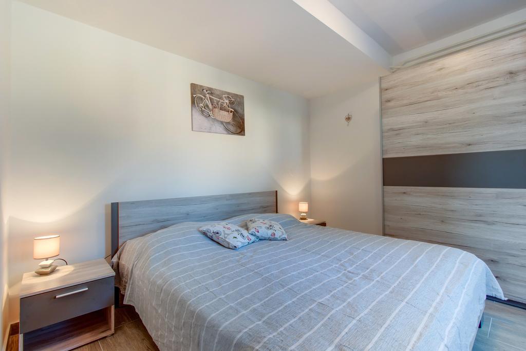 Apartment Senka Mali Losinj Bagian luar foto