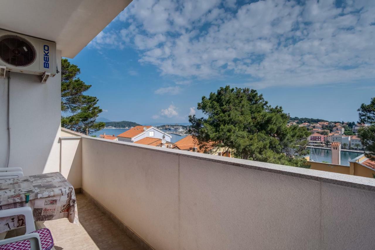 Apartment Senka Mali Losinj Bagian luar foto