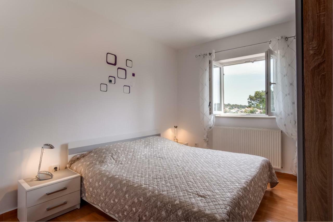Apartment Senka Mali Losinj Bagian luar foto