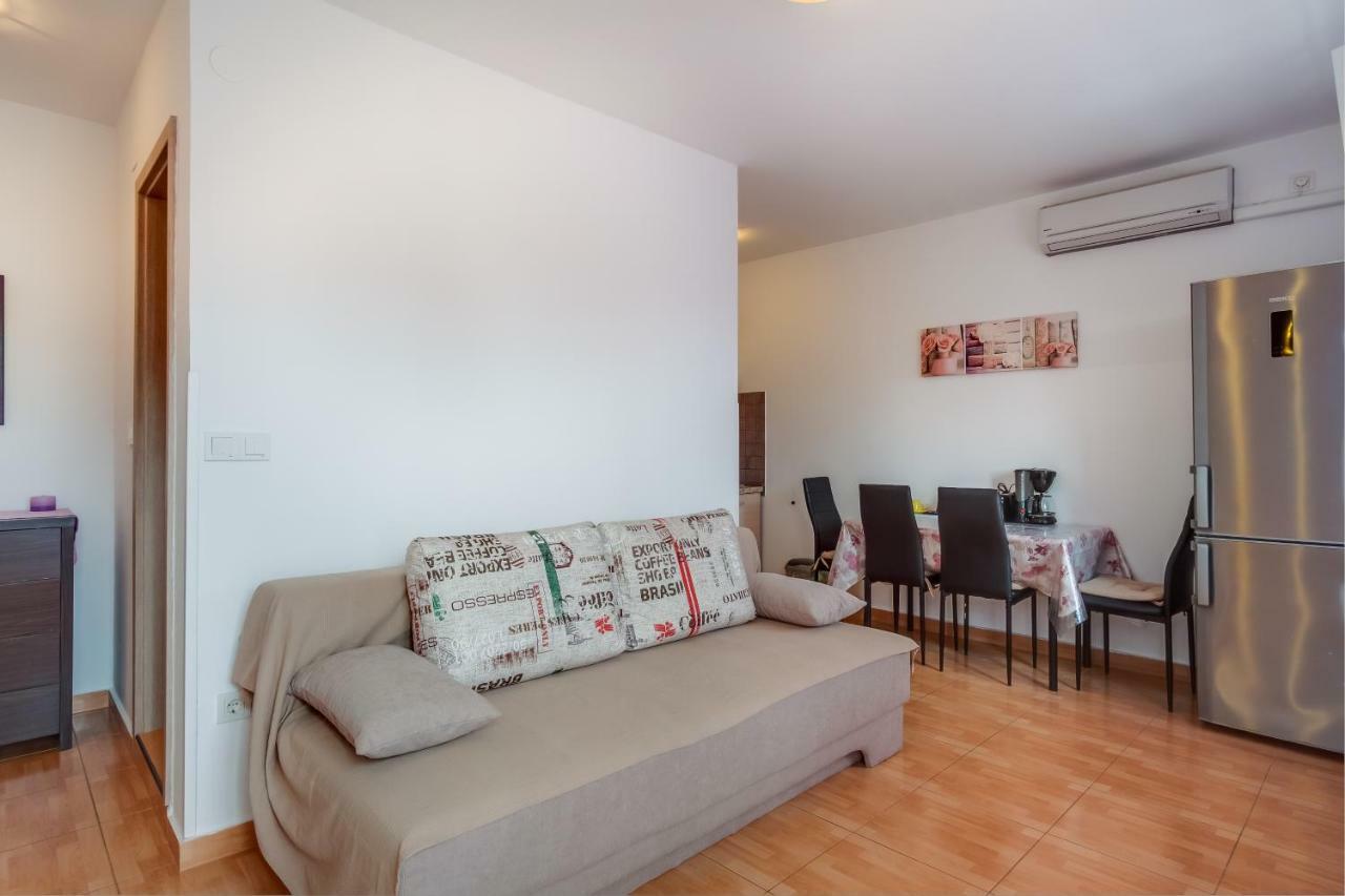 Apartment Senka Mali Losinj Bagian luar foto