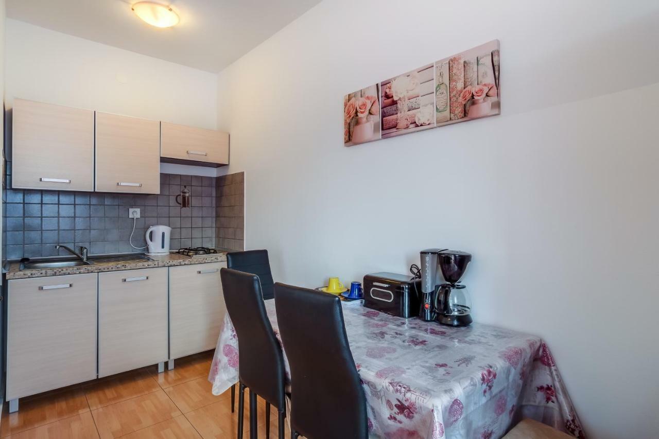 Apartment Senka Mali Losinj Bagian luar foto